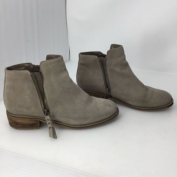 Blondo Liam Waterproof Bootie B5 - Picture 1 of 8